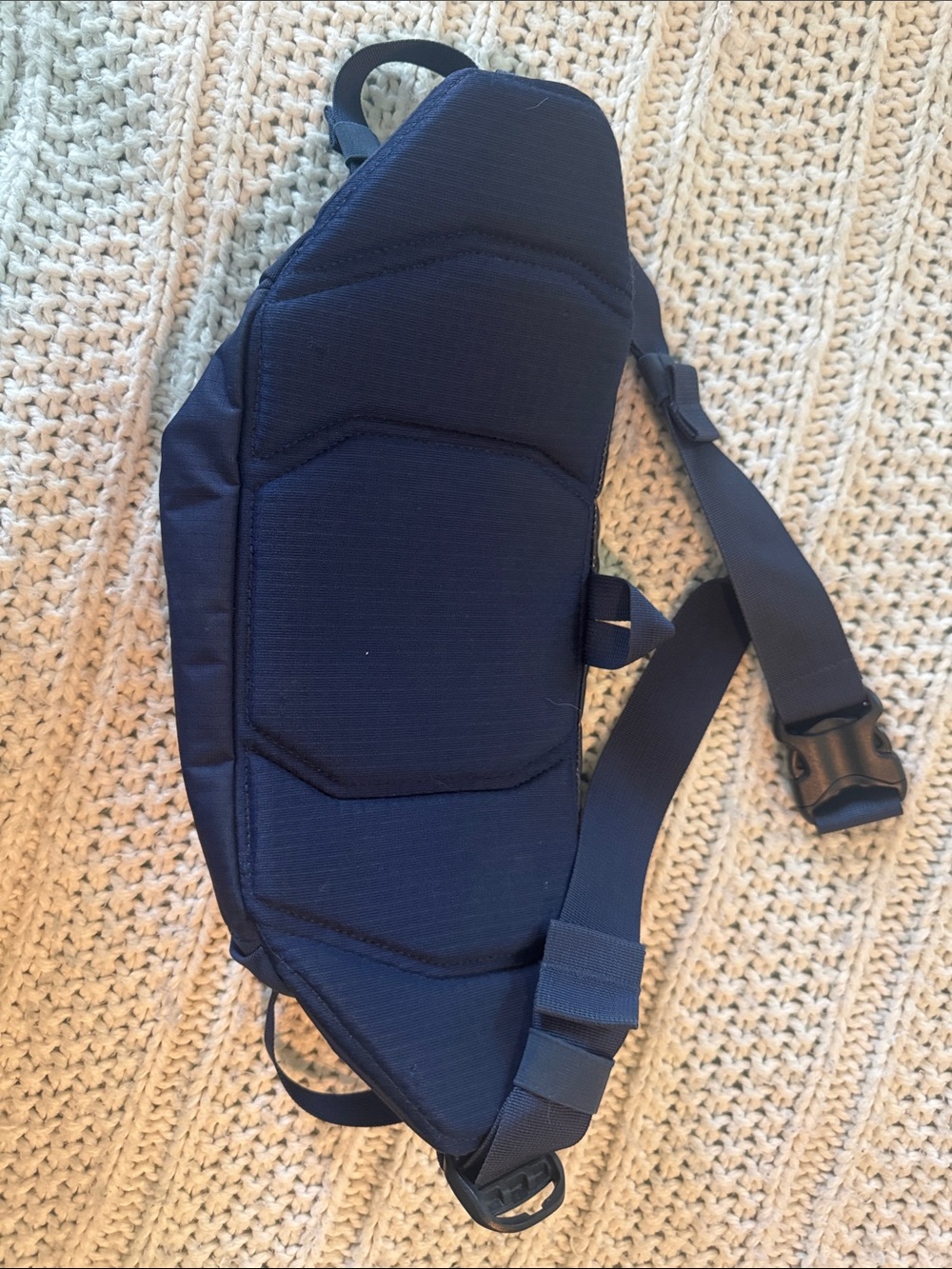 Patagonia Navy Belt Bag with Red Logo Patch - Picture 8 of 11